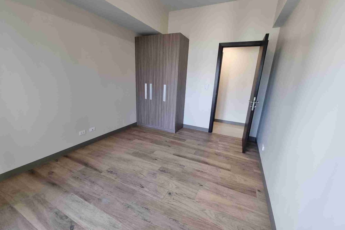 2 Bedroom Condo for Sale in Park McKinley West, BGC, Taguig – photo 8