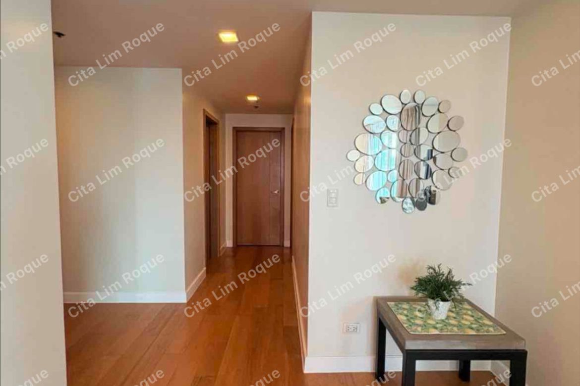 2 Bedroom Condo for Sale in Park Terraces, San Lorenzo, Makati City near MRT-3 Ayala – photo 4