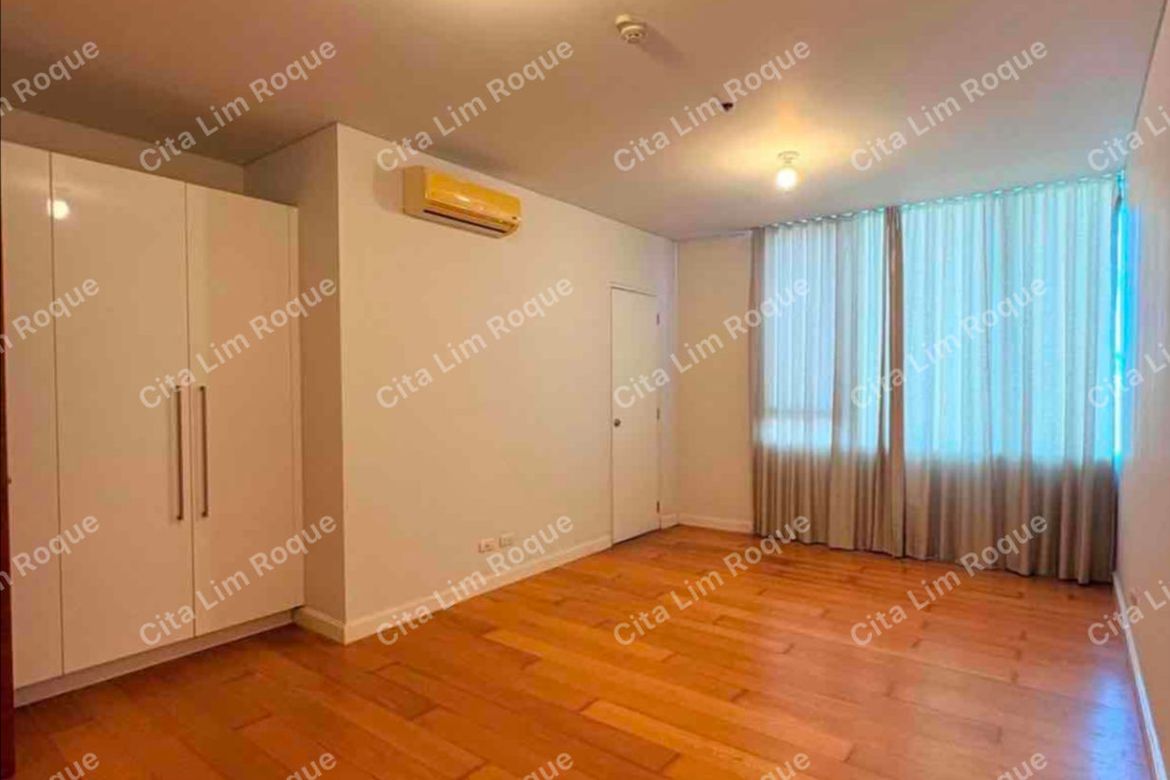 2 Bedroom Condo for Sale in Park Terraces, San Lorenzo, Makati City near MRT-3 Ayala – photo 9