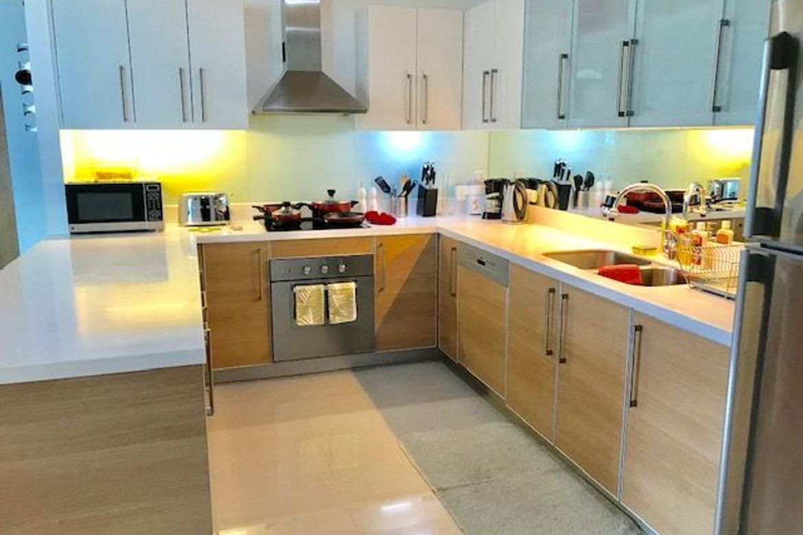 2 Bedroom Condo for Sale in Park Terraces, San Lorenzo, Makati City near MRT-3 Ayala – photo 11