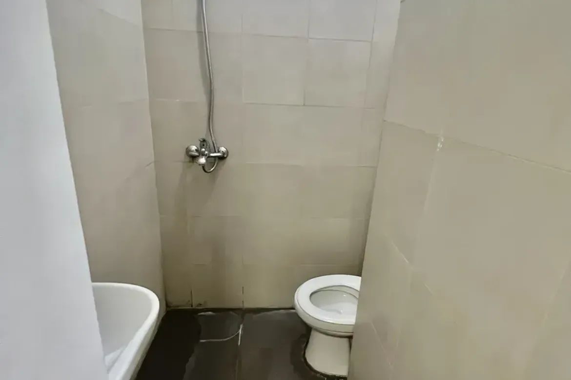 2 Bedroom Condo for Sale in Park Terraces, San Lorenzo, Makati, Metro Manila near MRT-3 Ayala – photo 3