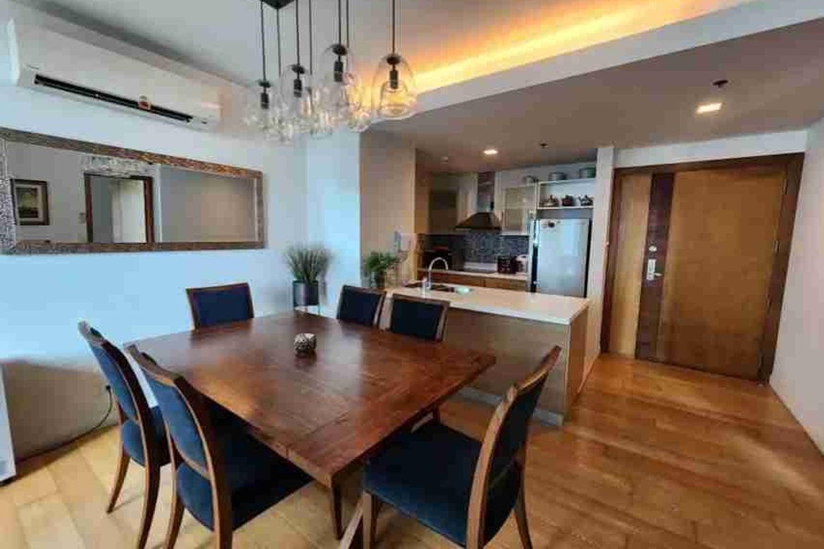 2 Bedroom Condo for Sale in Park Terraces, San Lorenzo, Makati, Metro Manila near MRT-3 Ayala – photo 5