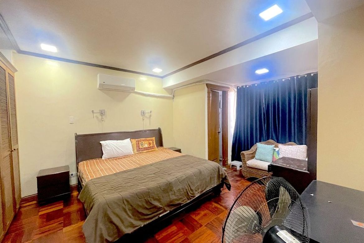 2 Bedroom Condo for Sale in Pio Del Pilar, Makati, Metro Manila – photo 6