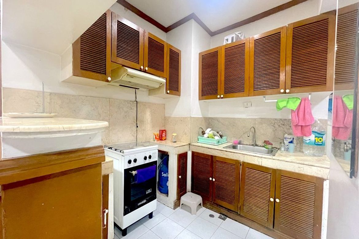 2 Bedroom Condo for Sale in Pio Del Pilar, Makati, Metro Manila – photo 8