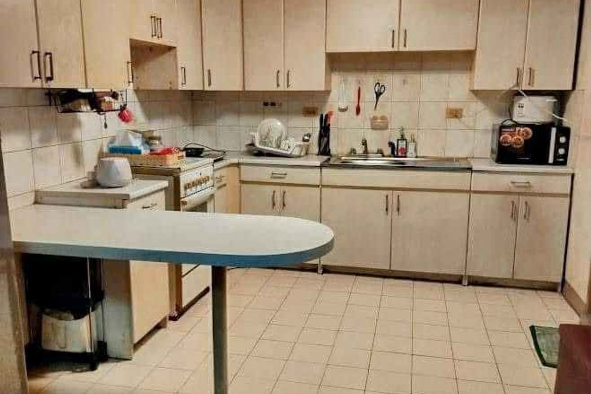 2 Bedroom Condo for Sale in Pio Del Pilar, Makati, Metro Manila – photo 2