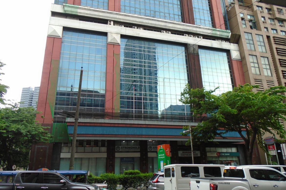 2 Bedroom Condo for Sale in Pio Del Pilar, Makati, Metro Manila – photo 2