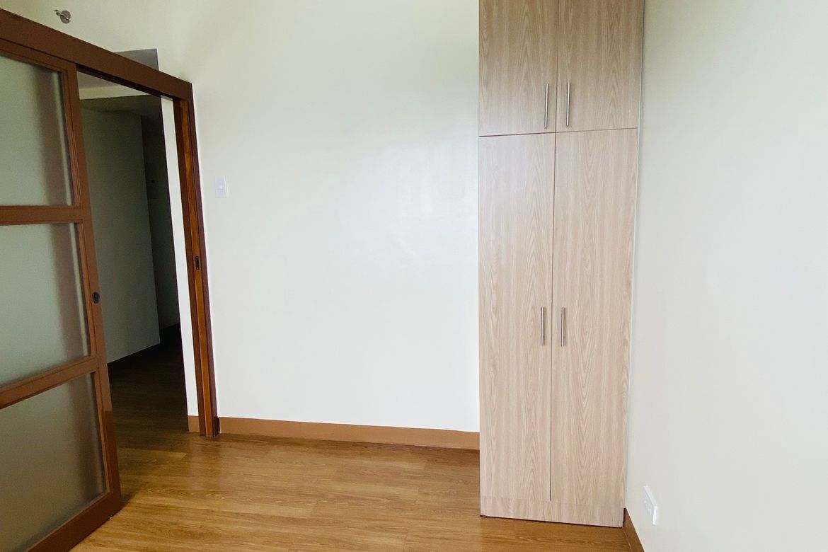 2 Bedroom Condo for Sale in Pioneer Heights 1, Highway Hills, Mandaluyong, Metro Manila near MRT-3 Boni – photo 8