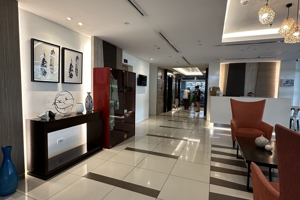 2 Bedroom Condo for Sale in Pioneer Woodlands, Barangka Ilaya, Mandaluyong, Metro Manila near MRT-3 Boni