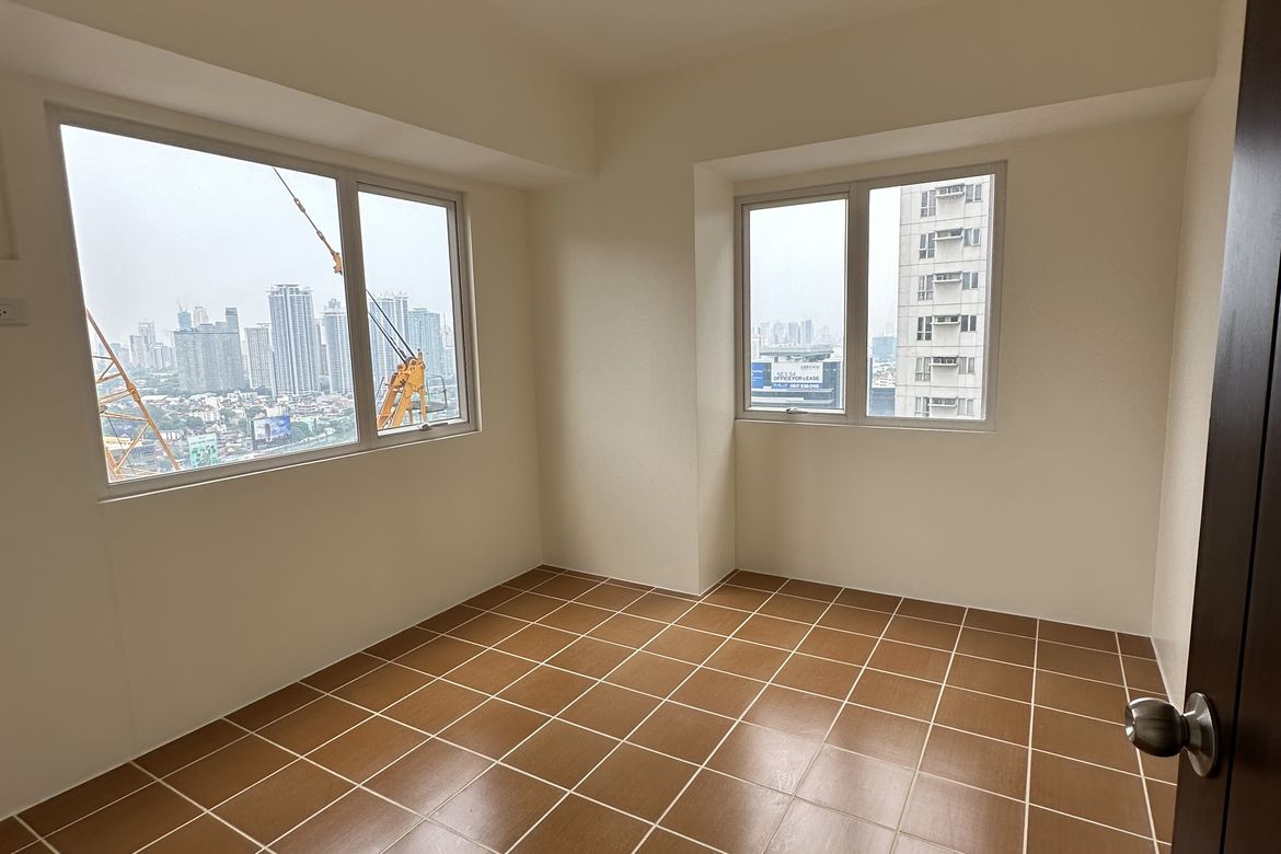 2 Bedroom Condo for Sale in Pioneer Woodlands, Barangka Ilaya, Mandaluyong, Metro Manila near MRT-3 Boni – photo 3