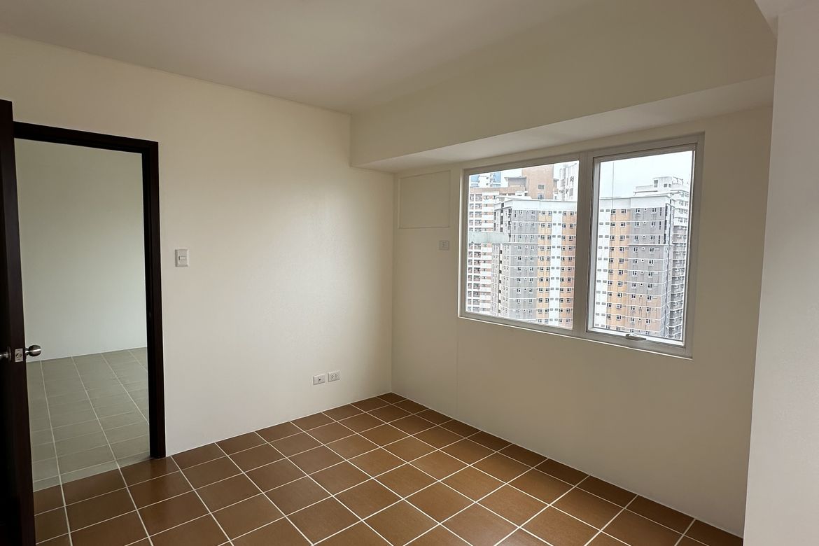 2 Bedroom Condo for Sale in Pioneer Woodlands, Barangka Ilaya, Mandaluyong, Metro Manila near MRT-3 Boni – photo 5