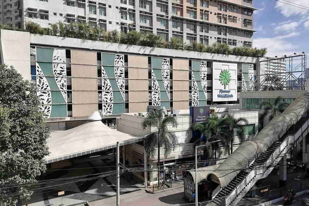 2 Bedroom Condo for Sale in Pioneer Woodlands, Barangka Ilaya, Mandaluyong, Metro Manila near MRT-3 Boni – photo 4
