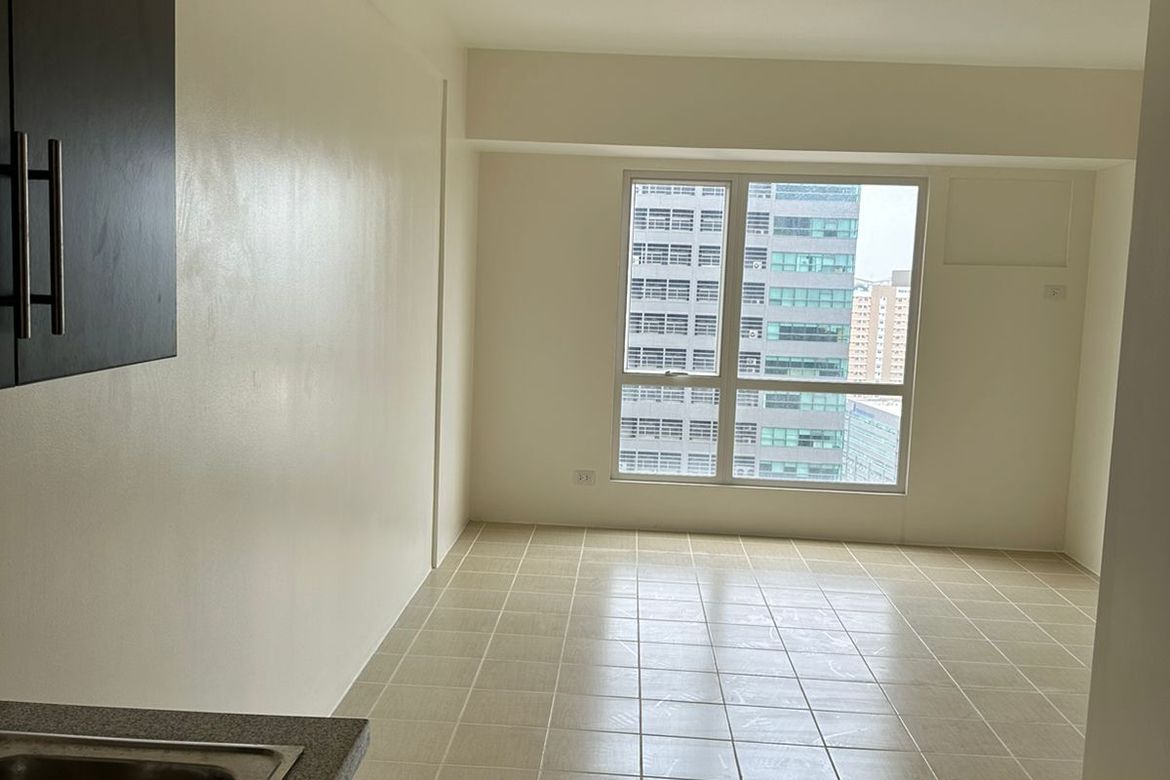 2 Bedroom Condo for Sale in Pioneer Woodlands, Barangka Ilaya, Mandaluyong, Metro Manila near MRT-3 Boni – photo 6