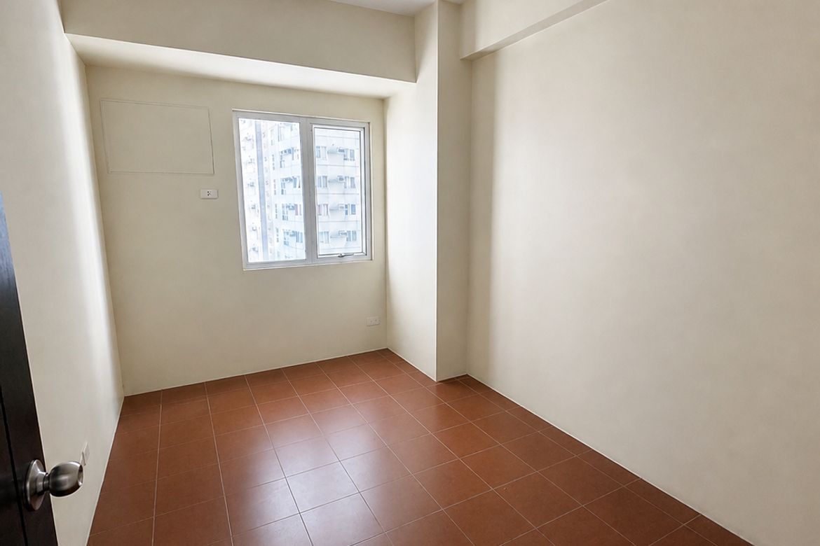 2 Bedroom Condo for Sale in Pioneer Woodlands, Barangka Ilaya, Mandaluyong, Metro Manila near MRT-3 Boni – photo 5
