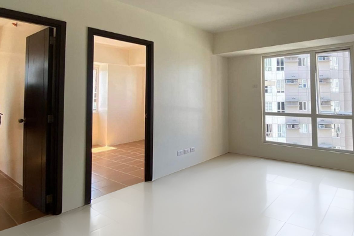 2 Bedroom Condo for Sale in Pioneer Woodlands, Barangka Ilaya, Mandaluyong, Metro Manila near MRT-3 Boni – photo 2