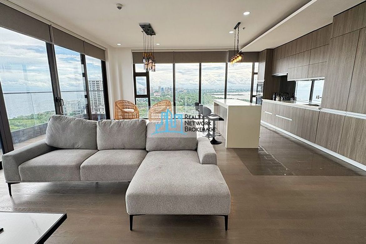 2 Bedroom Condo for Sale in Punta Engaño, Lapu-Lapu, Cebu – photo 4