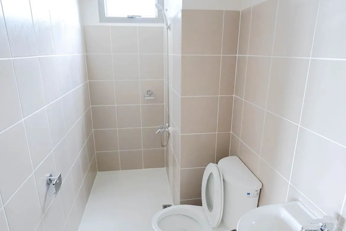 2 Bedroom Condo for Sale in Ramon Magsaysay, Quezon City, Metro Manila near LRT-1 Roosevelt – photo 5