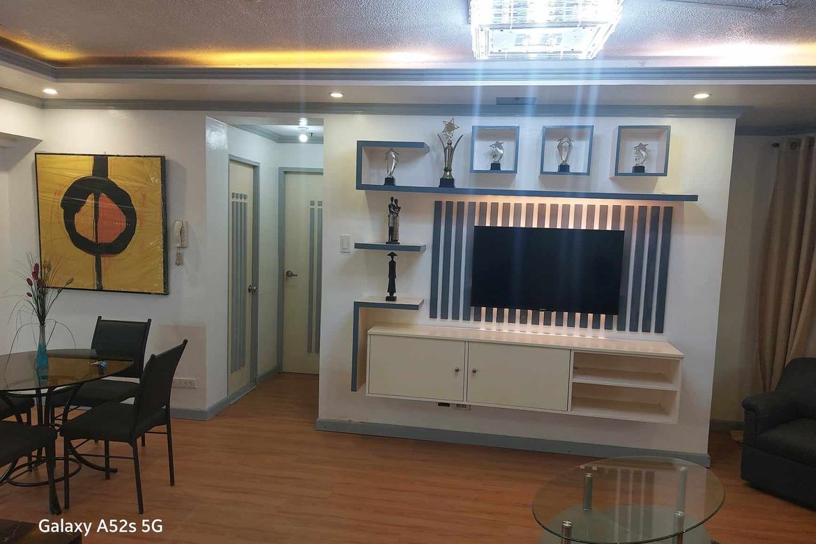 2 Bedroom Condo for Sale in Regalia Park Tower, Socorro, Quezon City, Metro Manila near MRT-3 Araneta Center-Cubao – photo 3