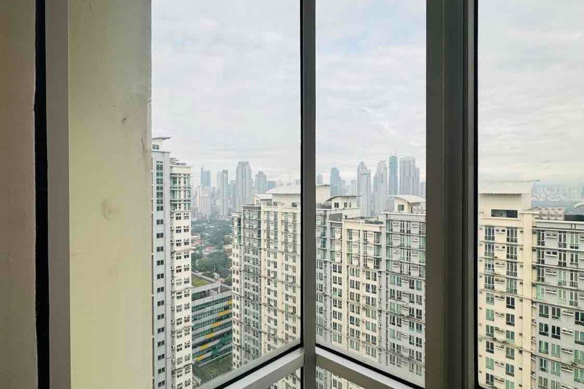 2 Bedroom Condo for Sale in San Lorenzo Place, Bangkal, Makati City near MRT-3 Magallanes – photo 3