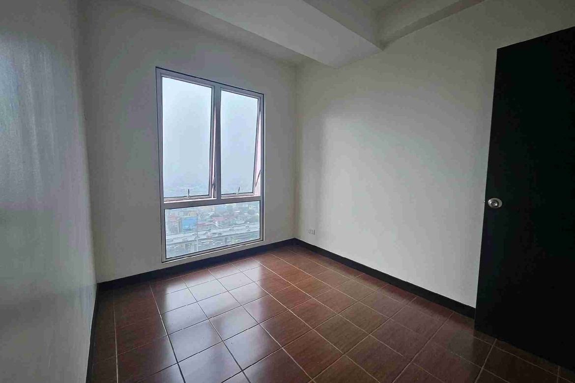 2 Bedroom Condo for Sale in San Lorenzo Place, Bangkal, Makati, Metro Manila near MRT-3 Magallanes – photo 3