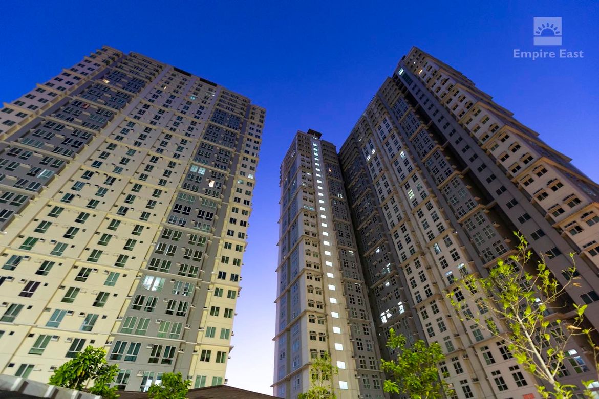 2 Bedroom Condo for Sale in San Lorenzo Place, Bangkal, Makati, Metro Manila near MRT-3 Magallanes – photo 6