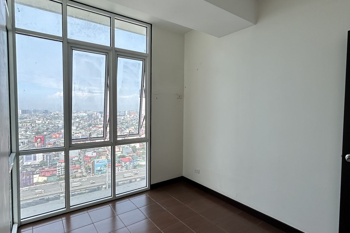 2 Bedroom Condo for Sale in San Lorenzo Place, Bangkal, Makati, Metro Manila near MRT-3 Magallanes – photo 5