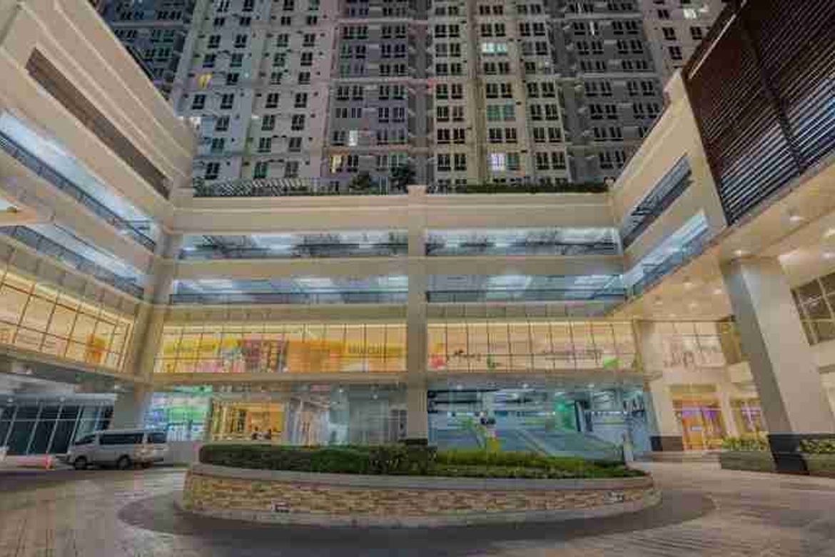 2 Bedroom Condo for Sale in San Lorenzo Place, Bangkal, Makati, Metro Manila near MRT-3 Magallanes – photo 2