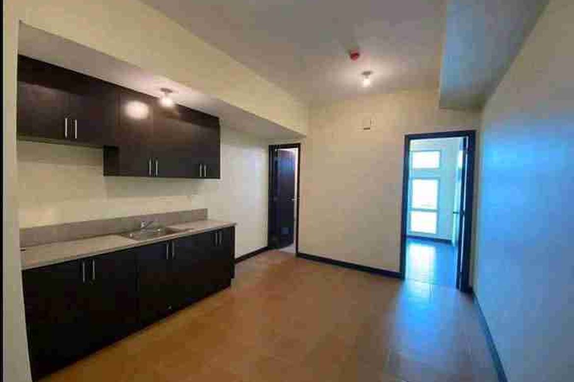 2 Bedroom Condo for Sale in San Lorenzo Place, Bangkal, Makati, Metro Manila near MRT-3 Magallanes – photo 4