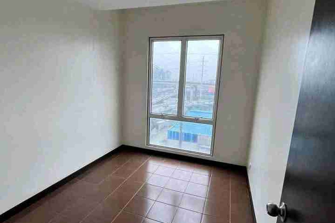2 Bedroom Condo for Sale in San Lorenzo Place, Bangkal, Makati, Metro Manila near MRT-3 Magallanes – photo 6