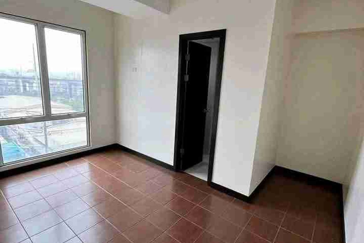 2 Bedroom Condo for Sale in San Lorenzo Place, Bangkal, Makati, Metro Manila near MRT-3 Magallanes – photo 7
