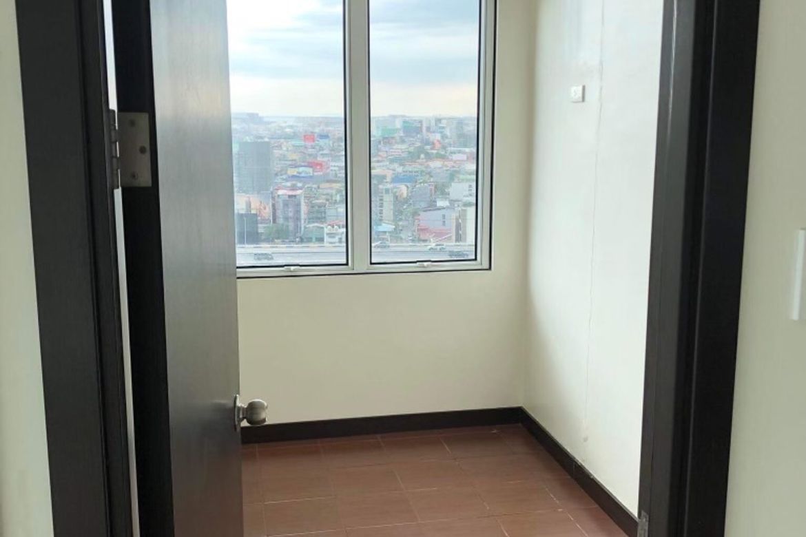 2 Bedroom Condo for Sale in San Lorenzo Place, Bangkal, Makati, Metro Manila near MRT-3 Magallanes – photo 6
