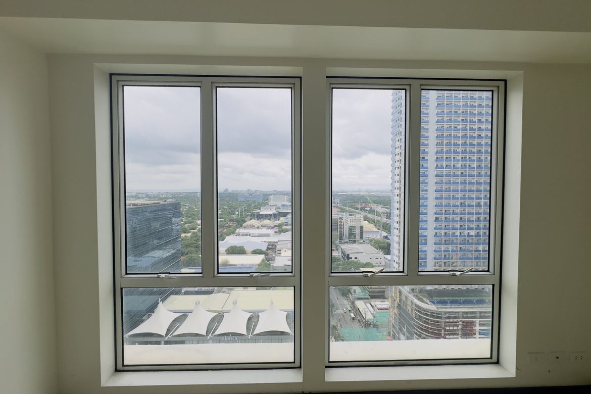 2 Bedroom Condo for Sale in San Lorenzo Place, Bangkal, Makati, Metro Manila near MRT-3 Magallanes – photo 8