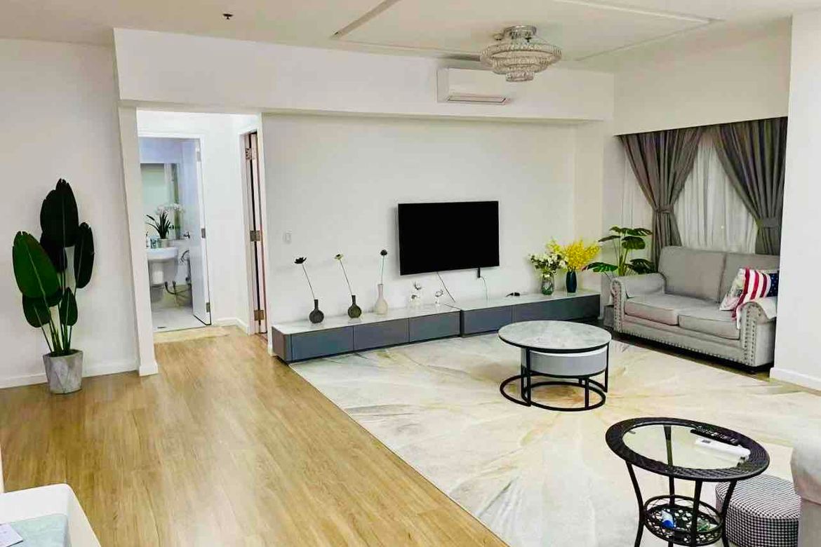 2 Bedroom Condo for Sale in Sequoia at Two Serendra, BGC, Taguig