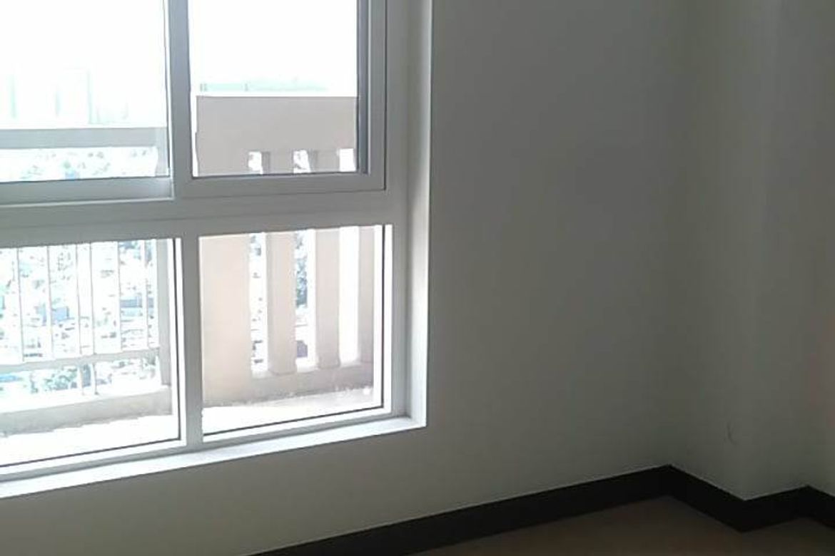 2 Bedroom Condo for Sale in Sheridan Towers, Buayang Bato, Mandaluyong, Metro Manila near MRT-3 Boni