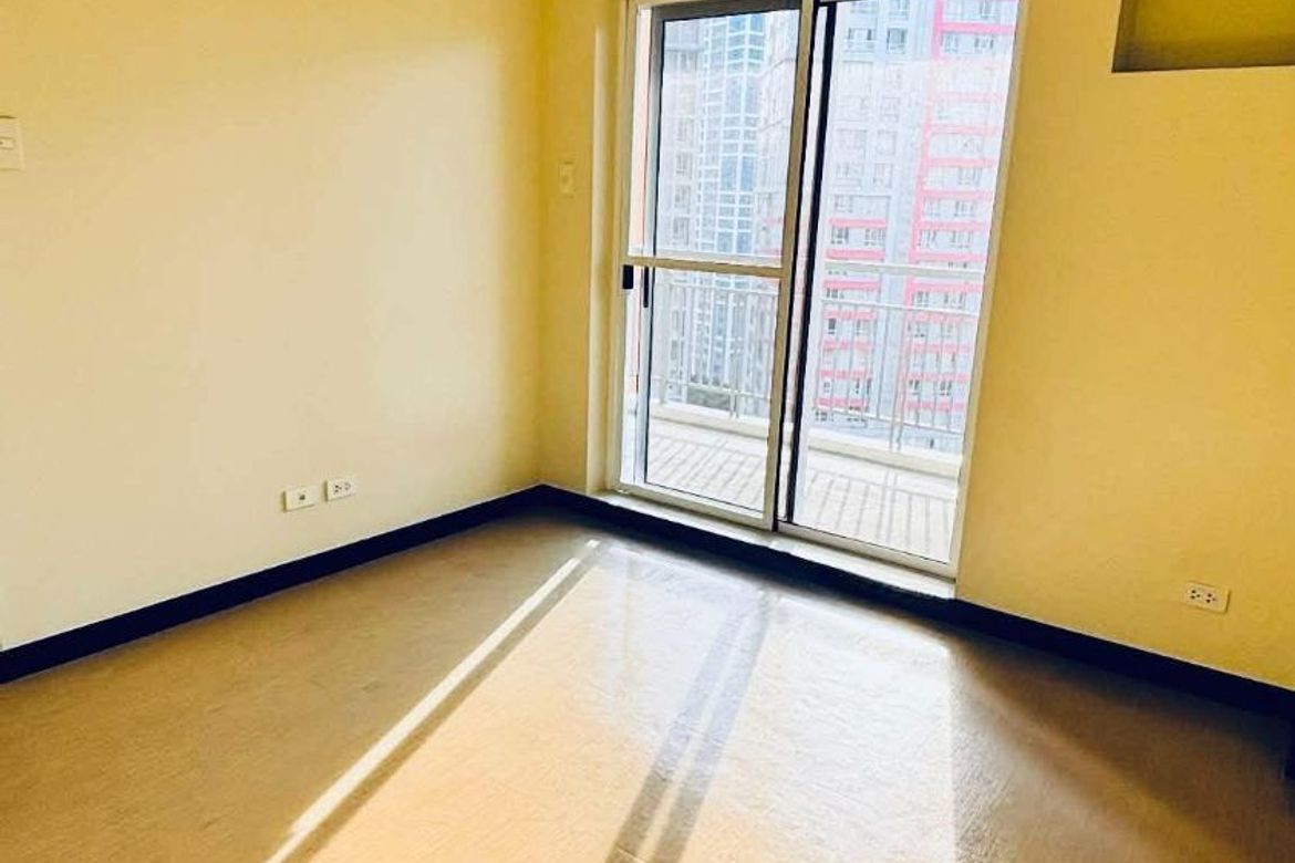 2 Bedroom Condo for Sale in Sheridan Towers, Buayang Bato, Mandaluyong, Metro Manila near MRT-3 Boni – photo 2