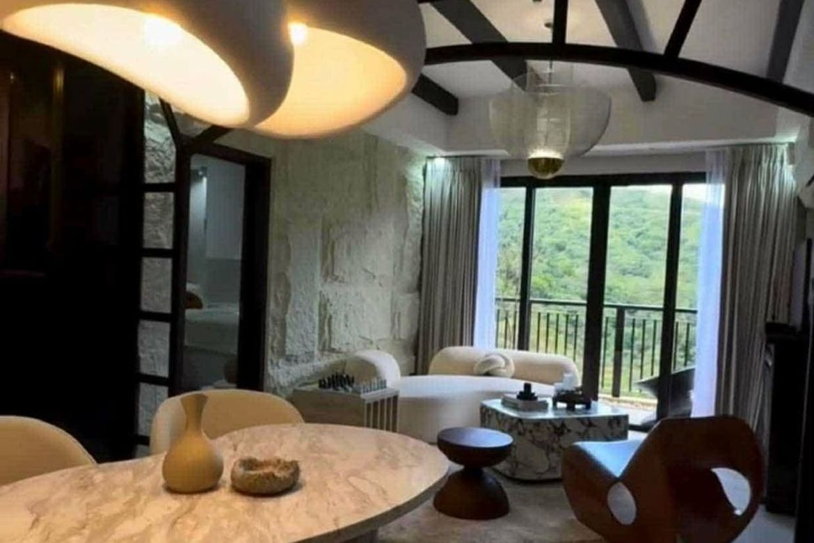 2 Bedroom Condo for Sale in Tagaytay Highlands, Iruhin East, Tagaytay, Cavite