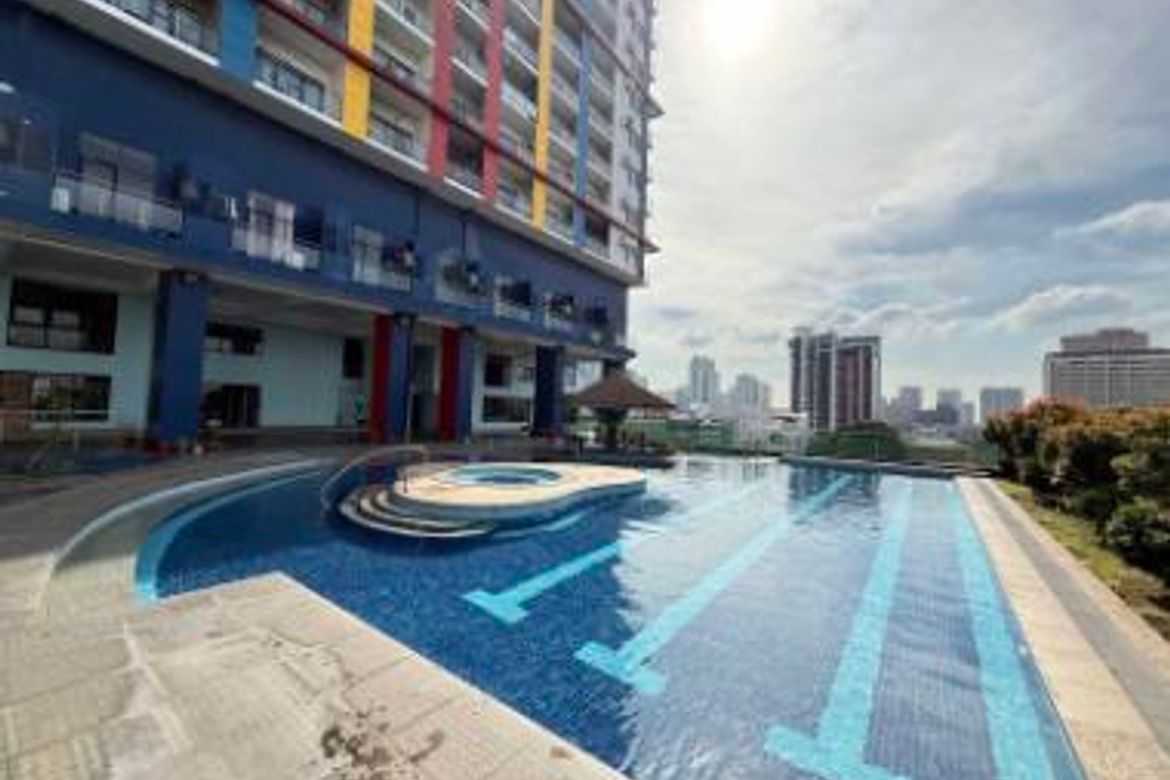 2 Bedroom Condo for Sale in Tambo, Parañaque, Metro Manila