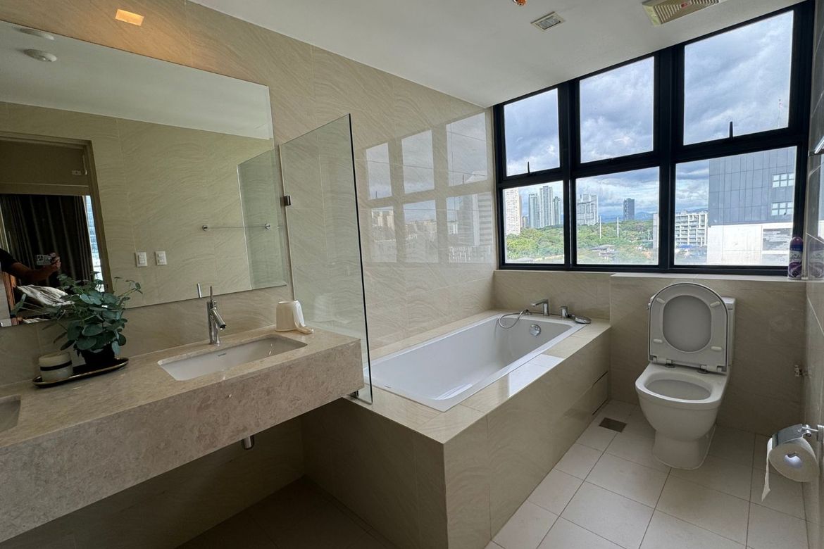 2 Bedroom Condo for Sale in The Albany, BGC, Taguig, Metro Manila – photo 3