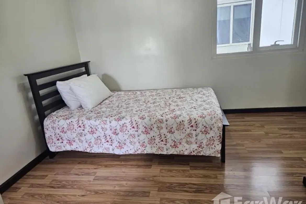 2 Bedroom Condo for Sale in The Columns At Legaspi Village, San Lorenzo, Makati City