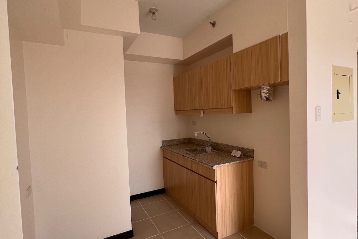 2 Bedroom Condo for Sale in The Oriana, Marilag, Quezon City, Metro Manila near LRT-2 Anonas – photo 2