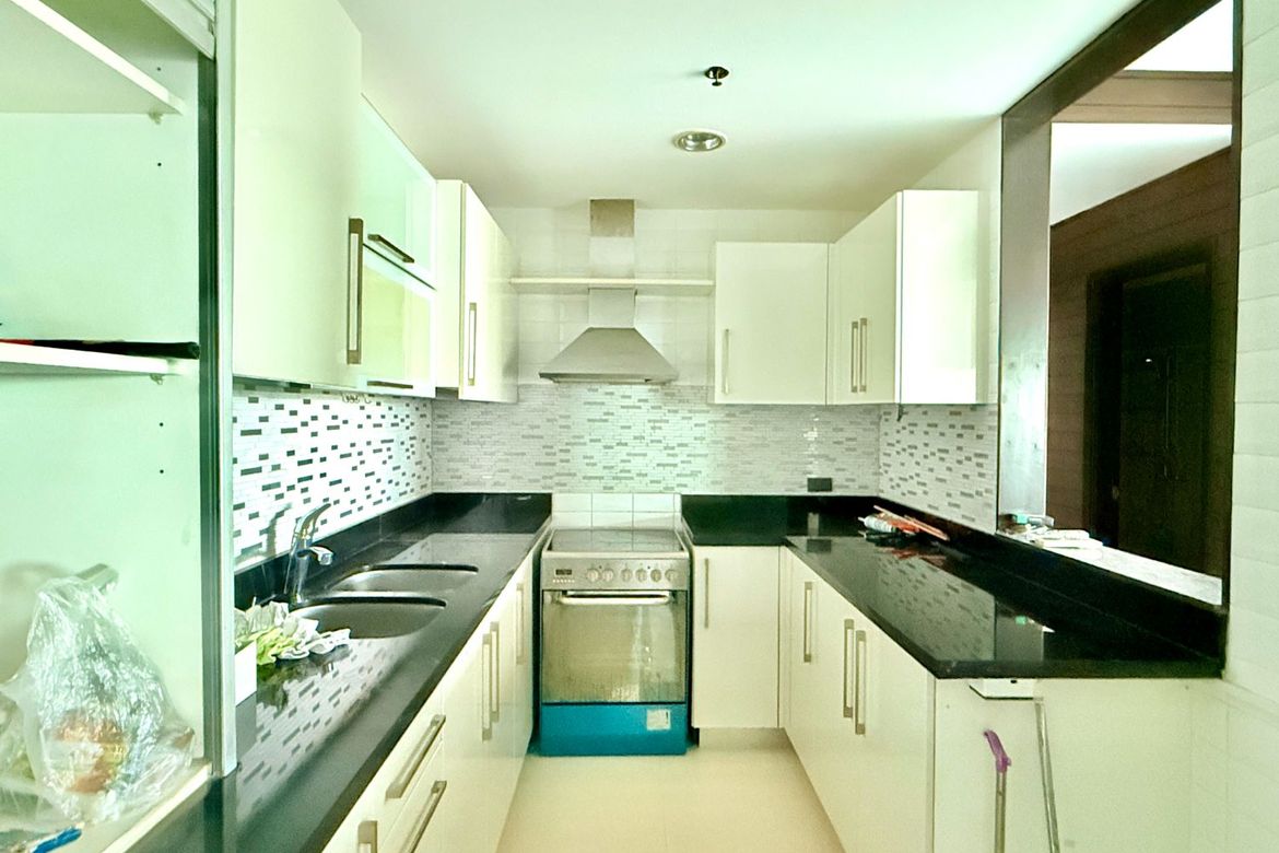 2 Bedroom Condo for Sale in The Residences at Greenbelt, San Lorenzo, Makati City near MRT-3 Ayala – photo 2