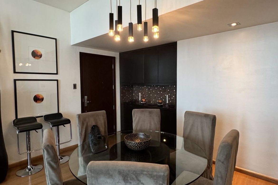 2 Bedroom Condo for Sale in The St. Francis Shangri-La Place, Wack-Wack Greenhills, Mandaluyong, Metro Manila near MRT-3 Shaw Boulevard