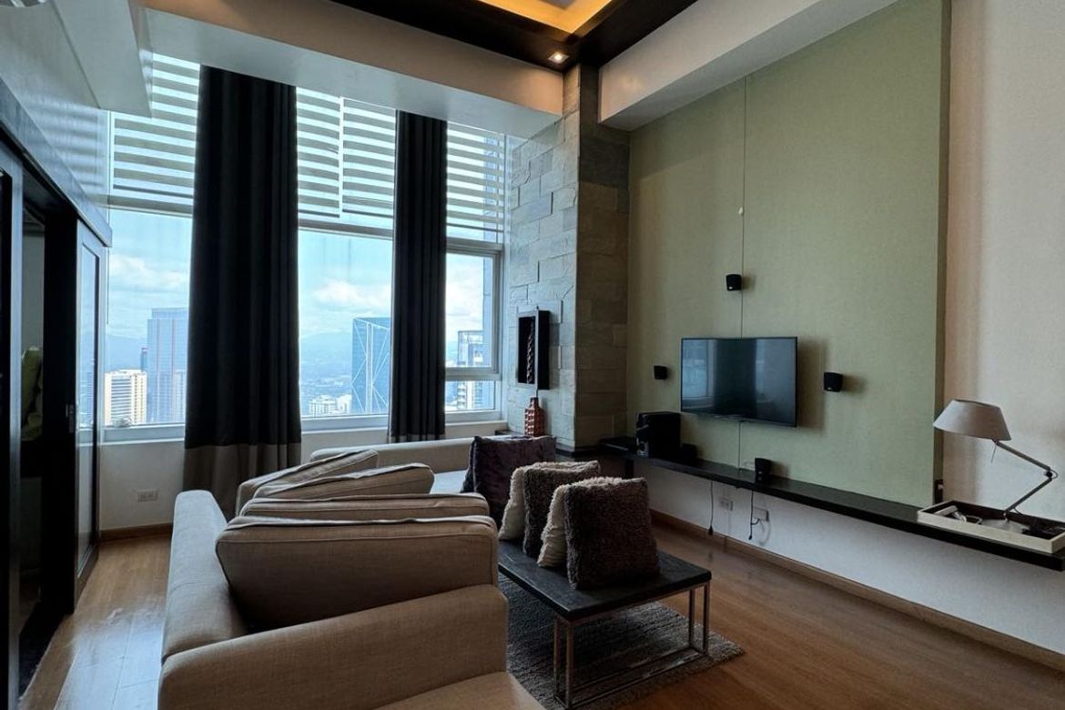 2 Bedroom Condo for Sale in The St. Francis Shangri-La Place, Wack-Wack Greenhills, Mandaluyong, Metro Manila near MRT-3 Shaw Boulevard – photo 2