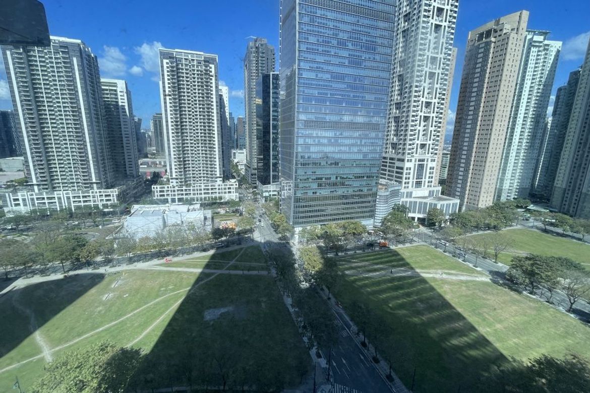 2 Bedroom Condo for Sale in The Trion Towers, BGC, Taguig – photo 2