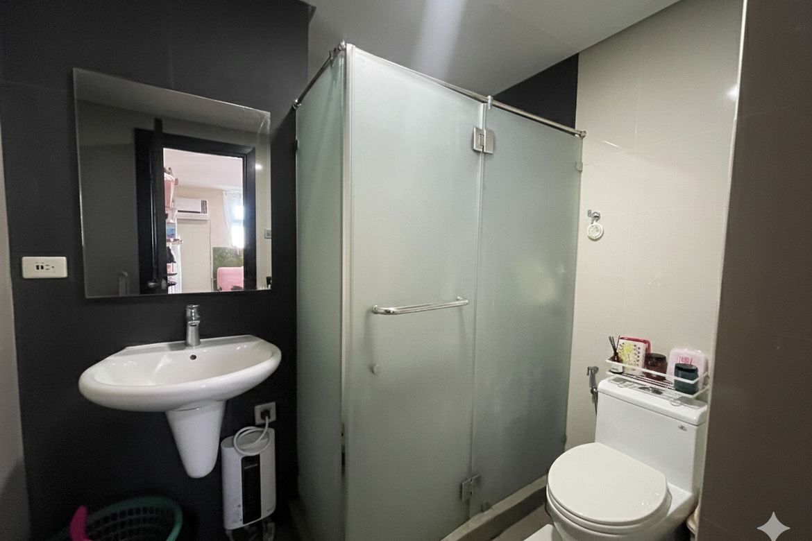 2 Bedroom Condo for Sale in The Trion Towers, BGC, Taguig – photo 16