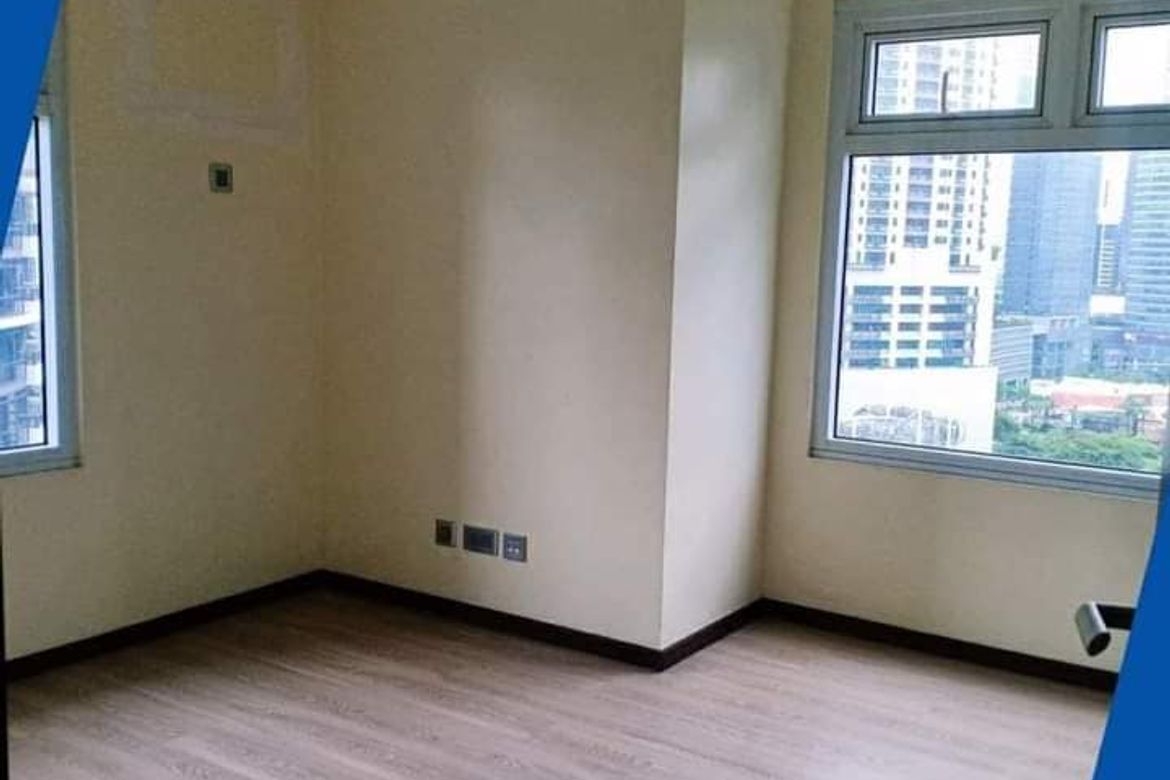 2 Bedroom Condo for Sale in The Trion Towers III, BGC, Taguig – photo 10