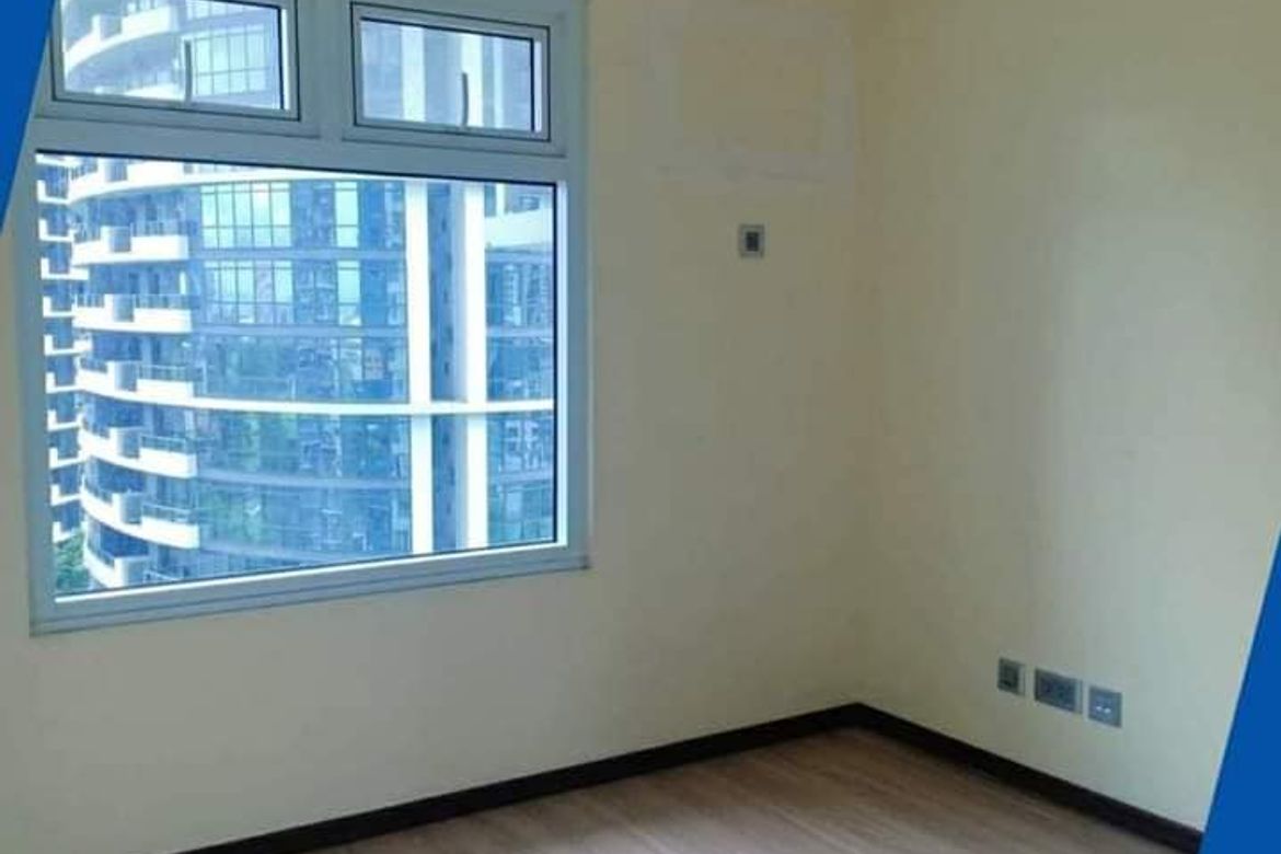2 Bedroom Condo for Sale in The Trion Towers III, BGC, Taguig – photo 11