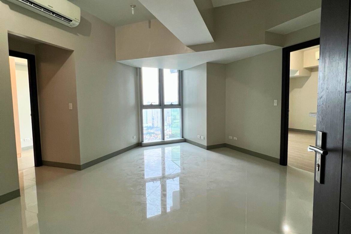 2 Bedroom Condo for Sale in Uptown Parksuites, BGC, Taguig – photo 4