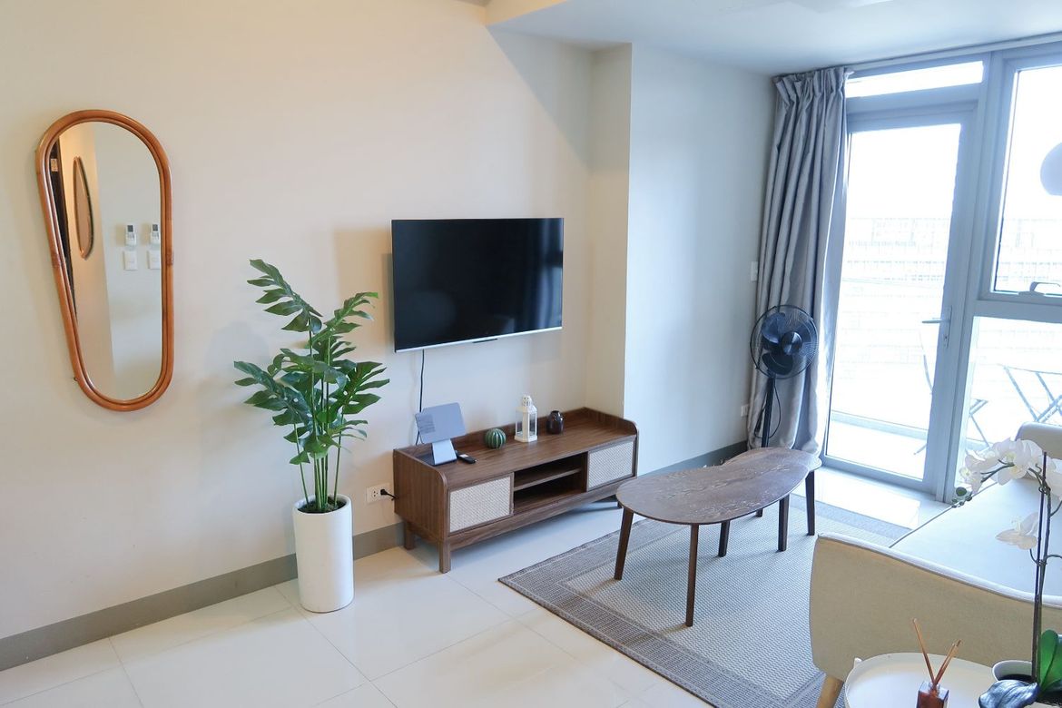 2 Bedroom Condo for Sale in Uptown Parksuites, BGC, Taguig – photo 2