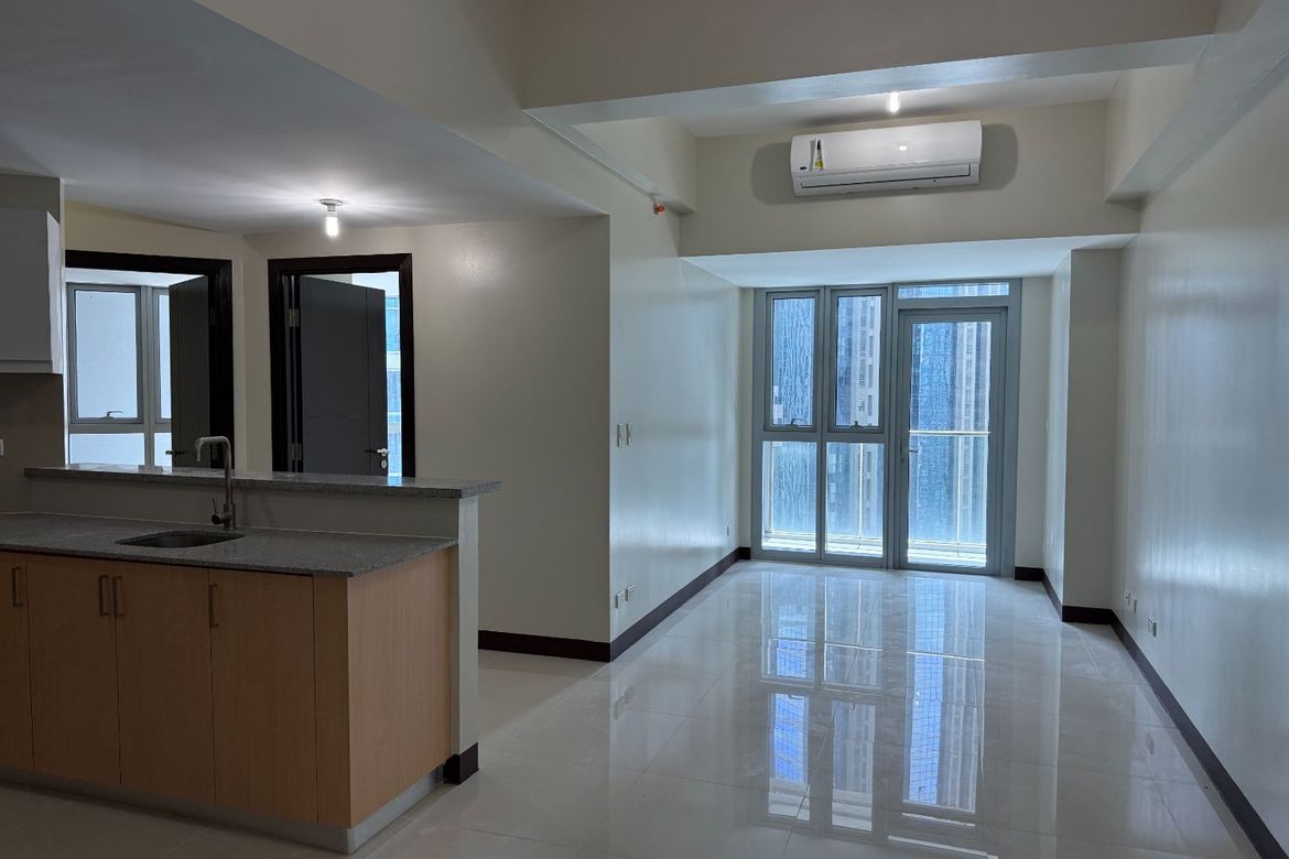 2 Bedroom Condo for Sale in Uptown Parksuites, BGC, Taguig