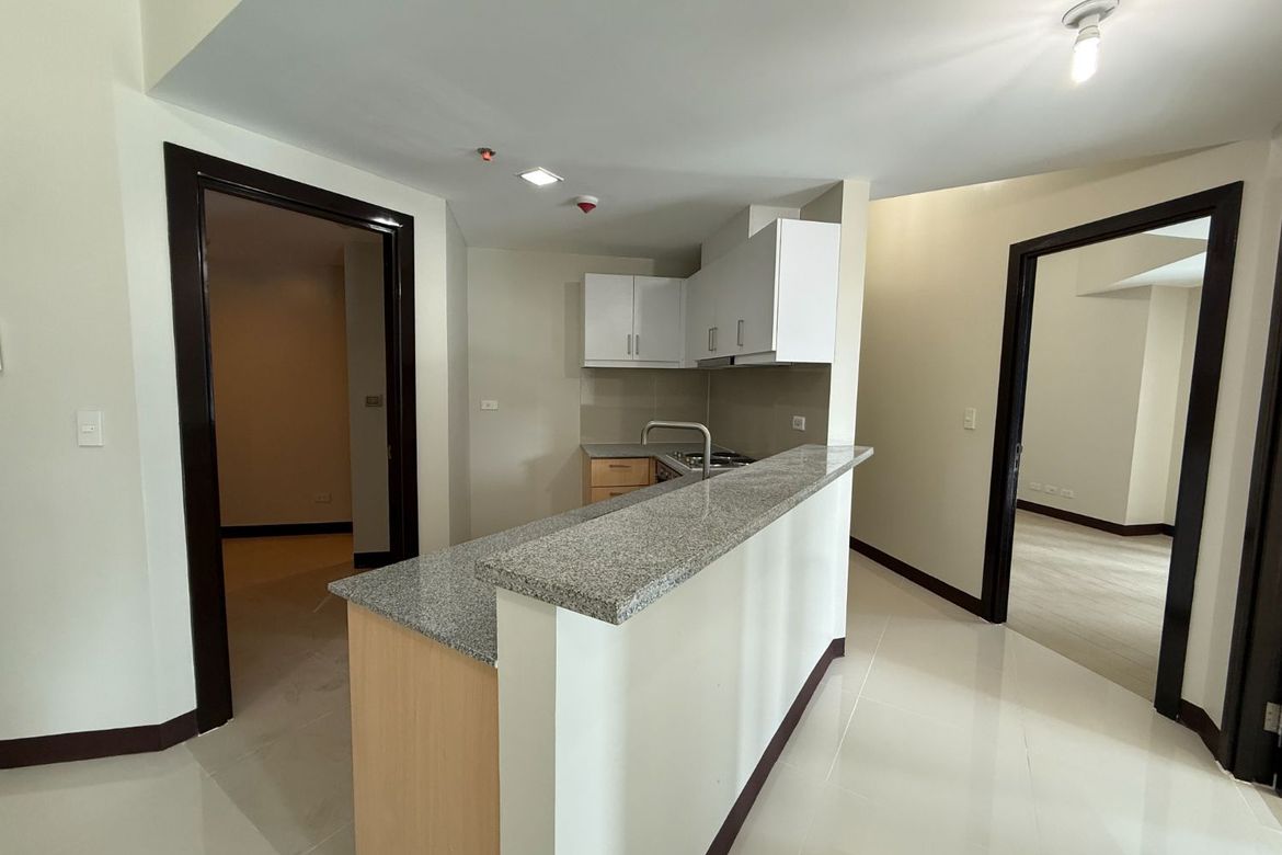 2 Bedroom Condo for Sale in Uptown Parksuites, BGC, Taguig – photo 6